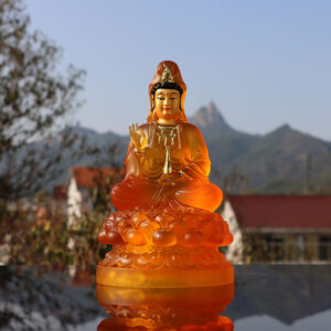 Water Glass Avalokitesvara Bodhisattva Statue Worshipped for Home Use Temple Guanyin Ornament Household Family Worshipping Buddhist Hall