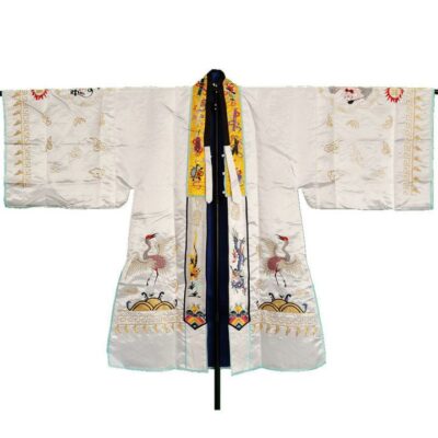 White taoist robe